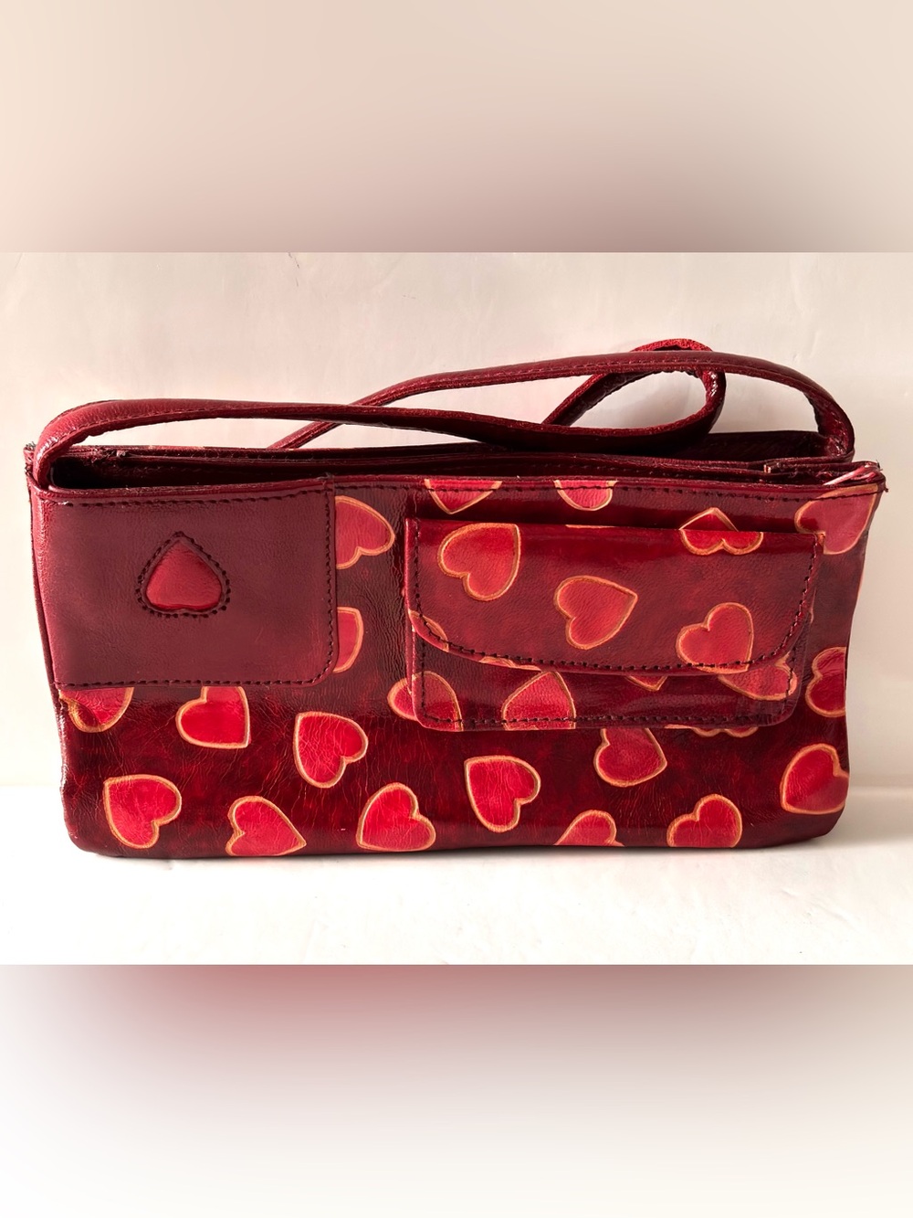 Burgundy red leather shoulder bag whit hearts 💕
